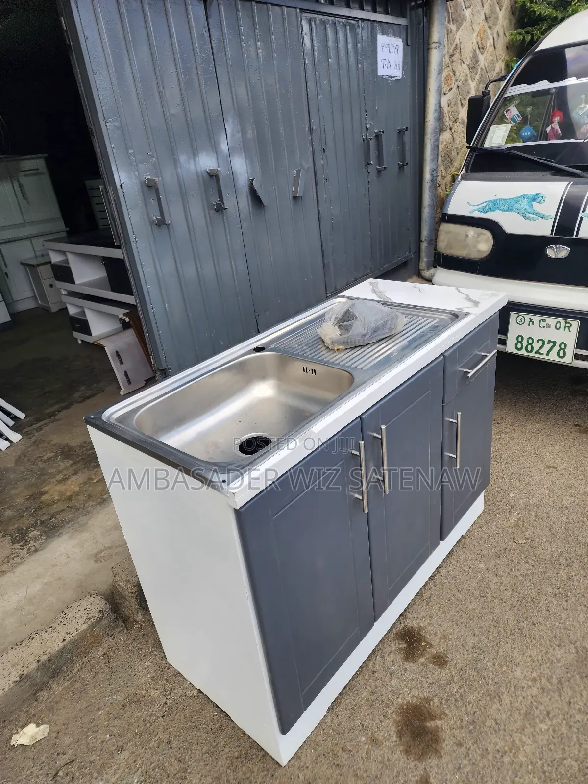 ባለ አንድ ማጠቢያ ኪችን