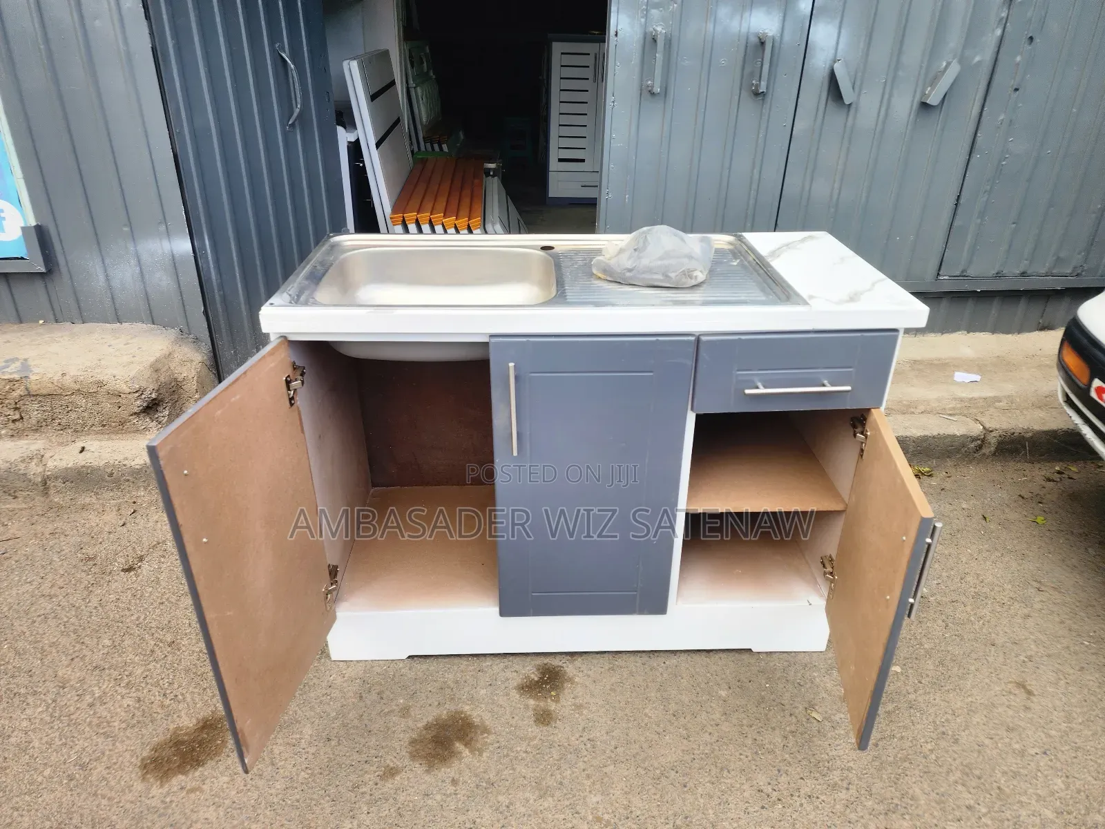 ባለ አንድ ማጠቢያ ኪችን