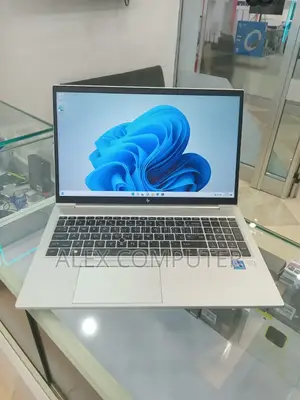 New Laptop HP EliteBook 850 G8 16GB Intel Core I7 SSD 512GB
