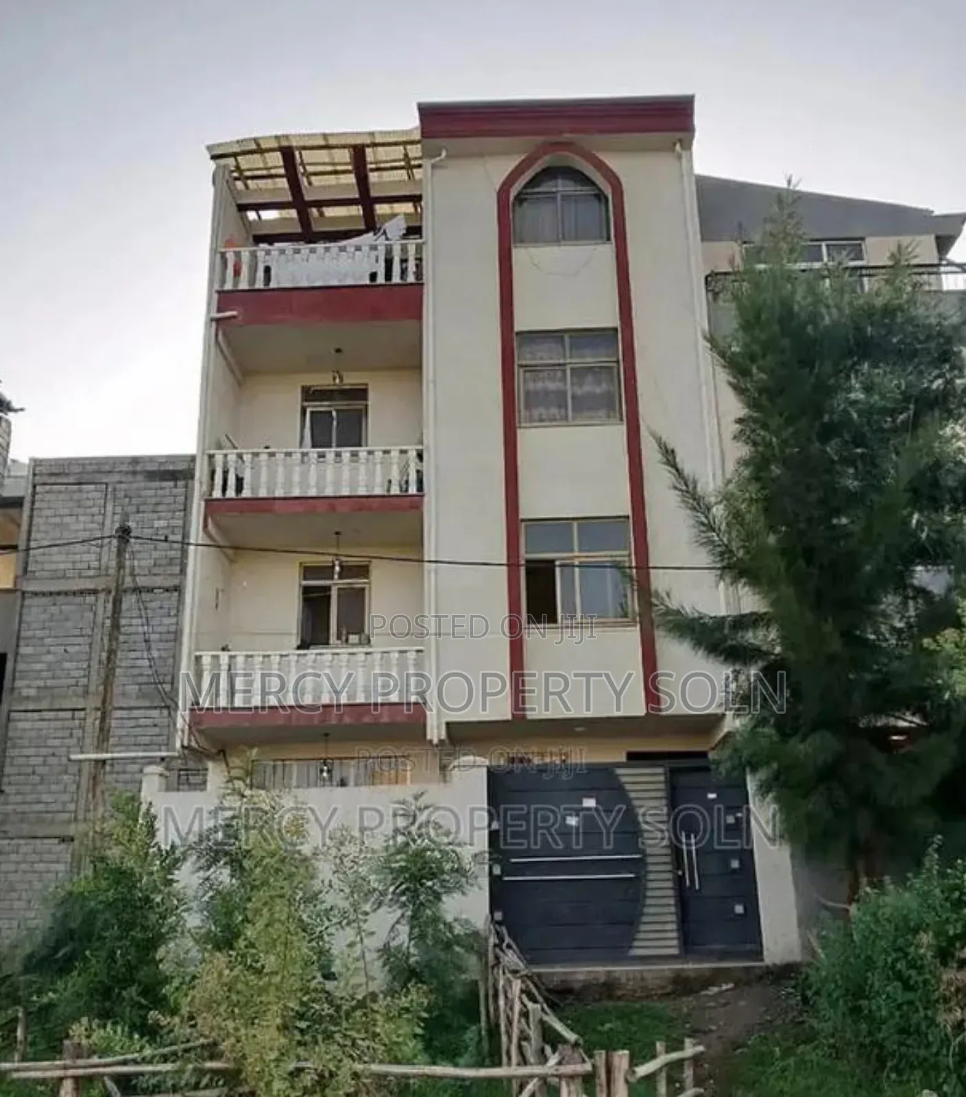 6bdrm House in Akaky Kaliti for sale