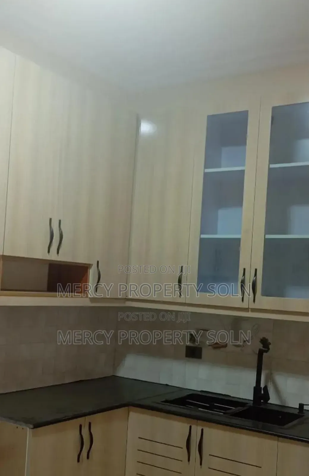 6bdrm House in Akaky Kaliti for sale