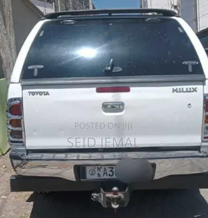 Toyota Hilux 2012 White