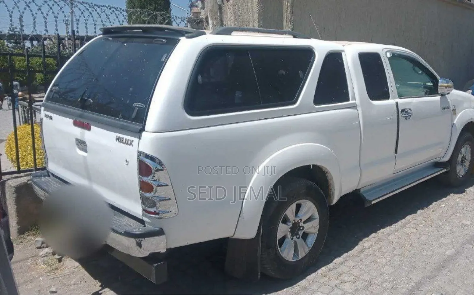 Toyota Hilux 2012 White