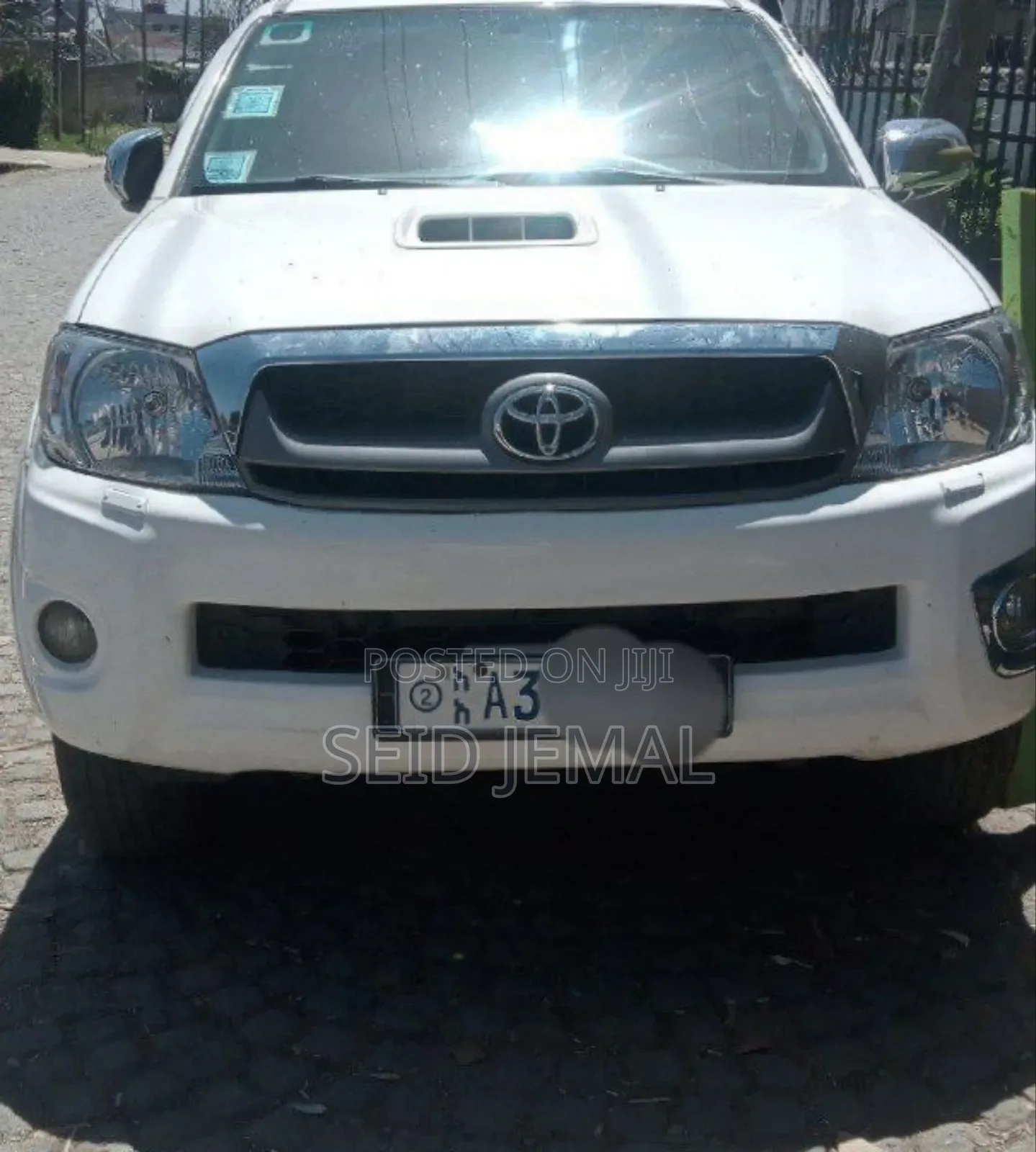 Toyota Hilux 2012 White