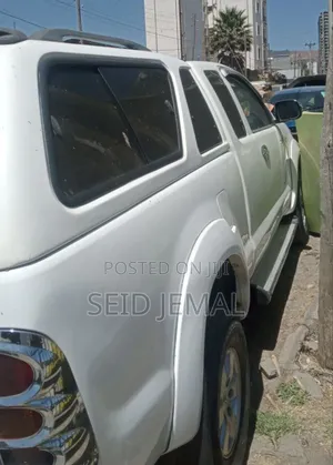 Toyota Hilux 2012 White