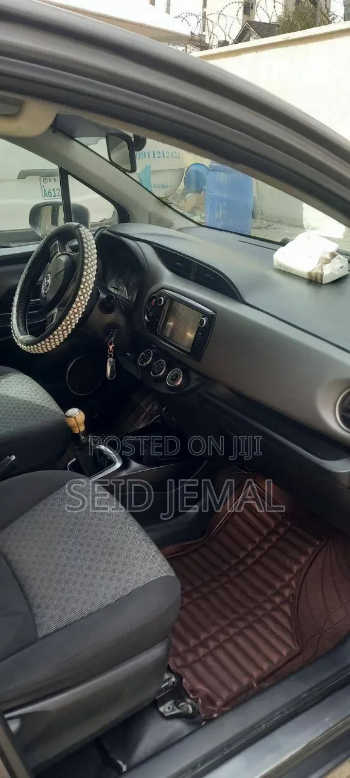 Toyota Yaris 2014 Gray