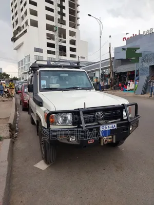 Toyota Land Cruiser 2019 White
