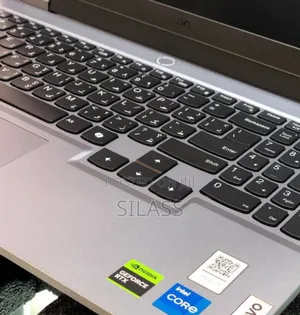 New Laptop Lenovo LOQ 15IRH8 16GB Intel Core i5 SSD 512GB