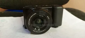 Zv E-10 Camera