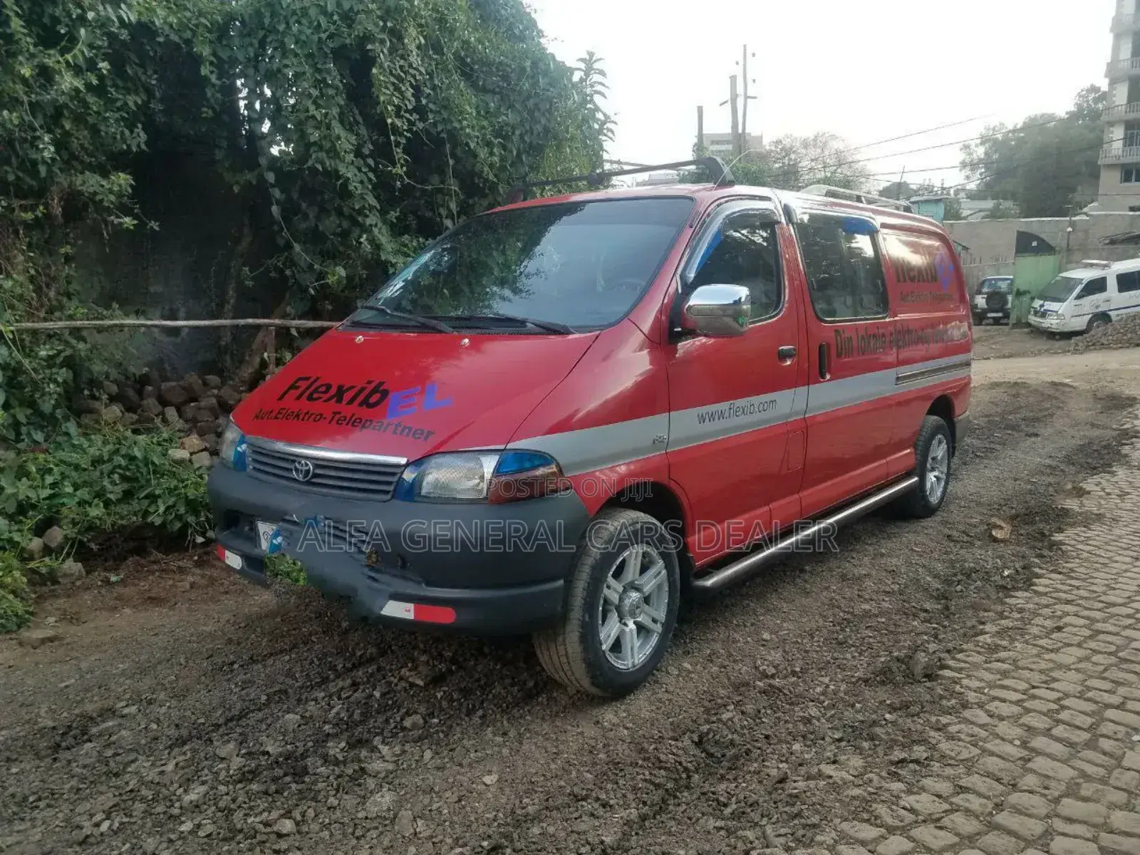 Toyota HiAce 2006 Red