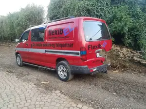 Toyota HiAce 2006 Red