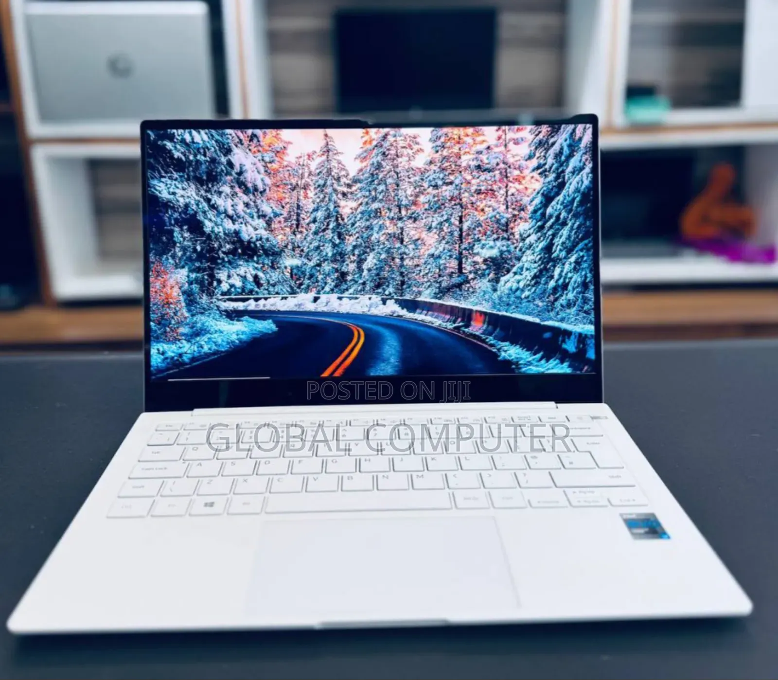 New Samsung Galaxy Book3 Pro 360 16" 16GB Intel Core I7 SSD 512GB