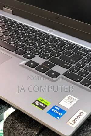 New Laptop Lenovo LOQ 15IRH8 16GB Intel Core I5 SSD 512GB