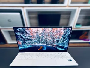 New Laptop Samsung Galaxy Book 2 16GB Intel Xeon SSD 512GB