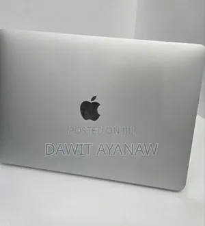 Photo - New Laptop Apple MacBook Pro 2022 M2 16GB Apple M2 SSD 1T