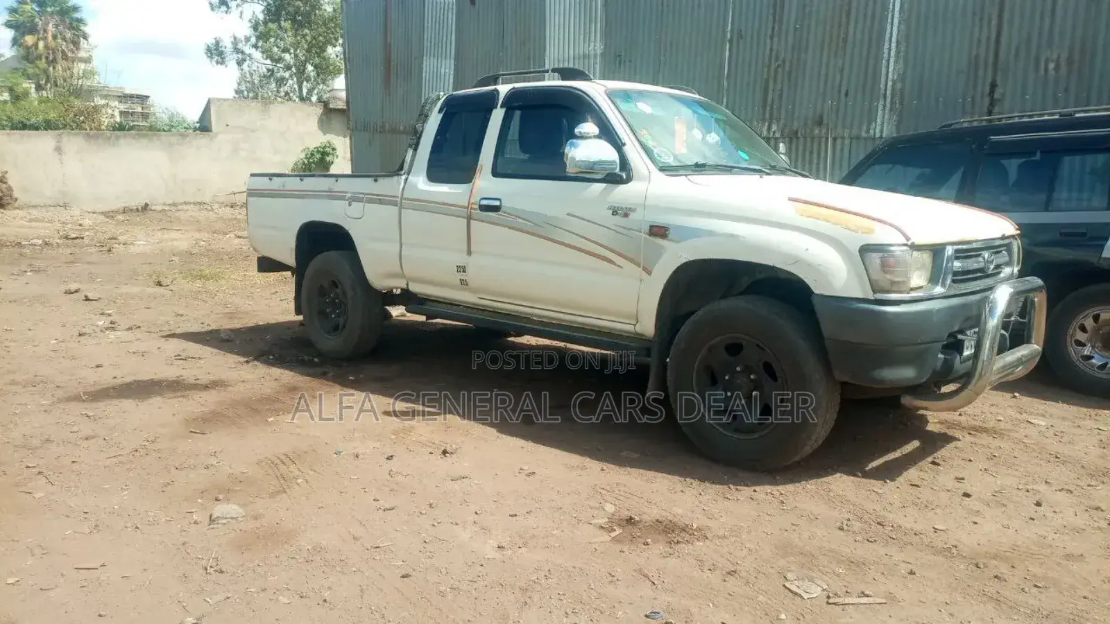 Toyota Hilux 2000 White