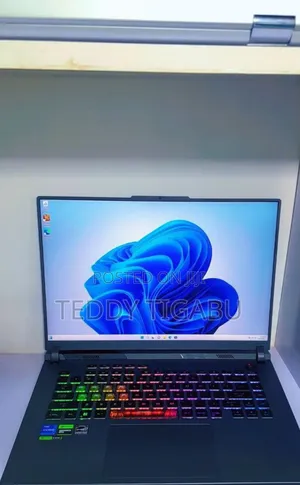 New Laptop Asus 16GB Intel Core I7 SSD 1T