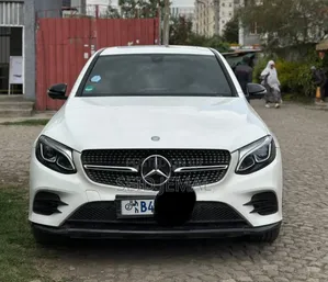 Photo - Mercedes-Benz GLC-Class 2018 Off white