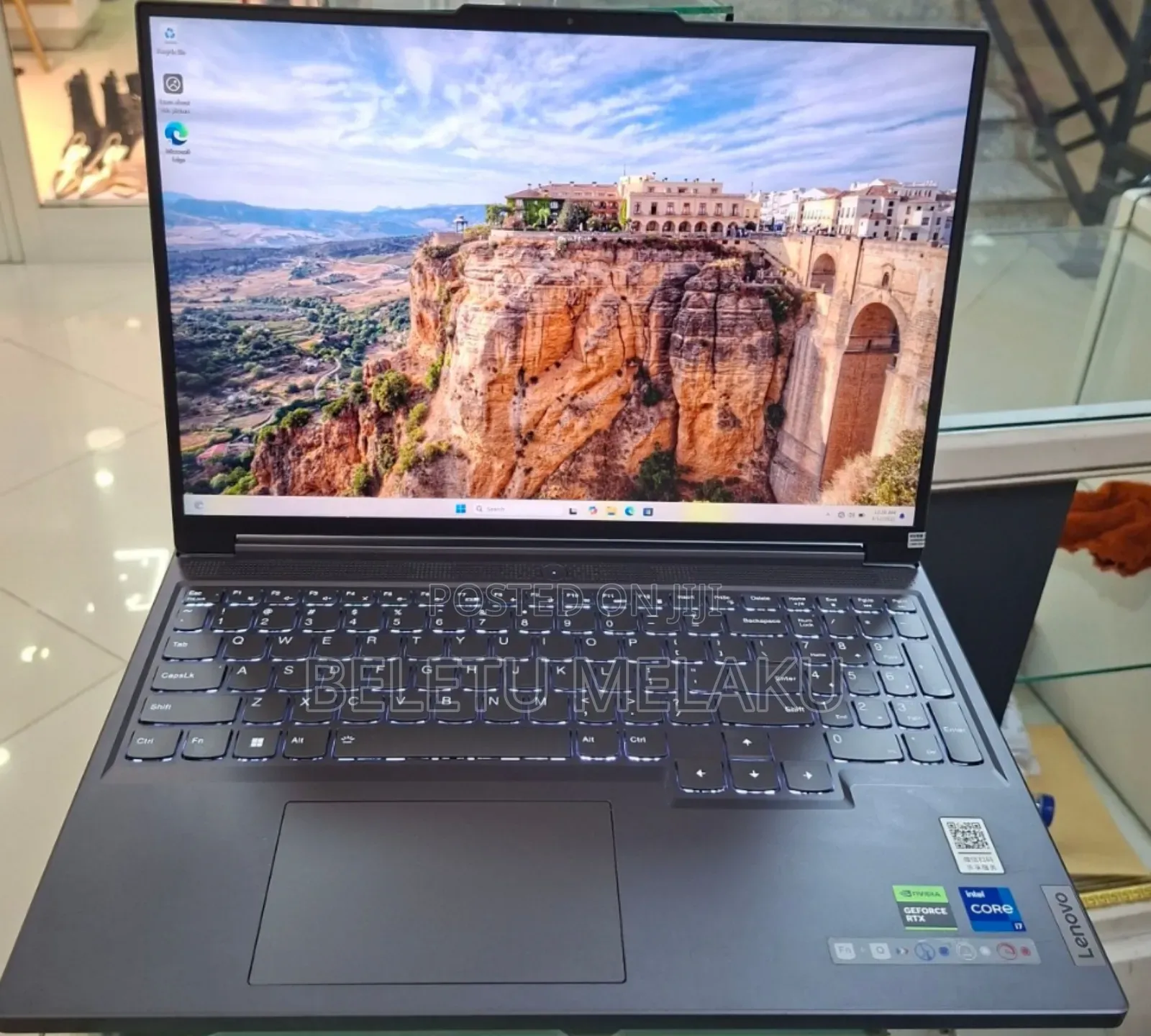 New Laptop Lenovo Y70 16GB Intel Core I7 SSD 1T