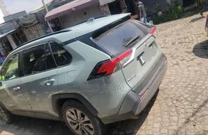 Toyota RAV4 2020 Green