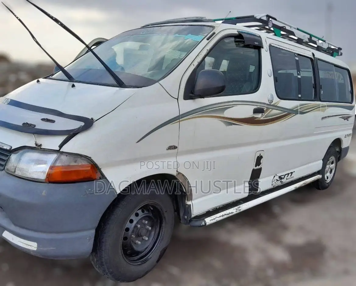 Toyota HiAce 2003 White