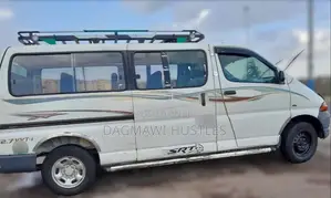 Toyota HiAce 2003 White