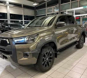 Photo - New Toyota Hilux 2024 Gray