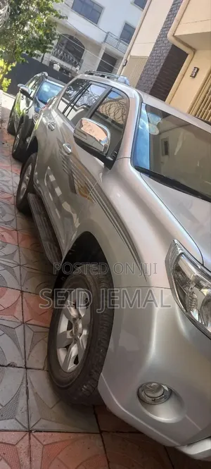Toyota Land Cruiser Prado 2014 Silver