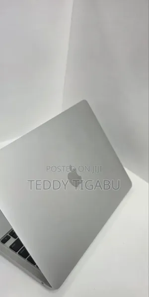 New Laptop Apple MacBook Pro 8GB Apple M2 SSD 512GB