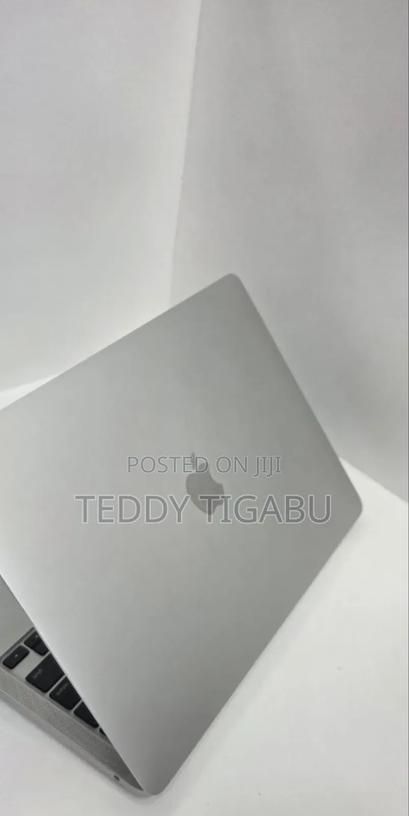 New Laptop Apple MacBook Pro 8GB Apple M2 SSD 512GB