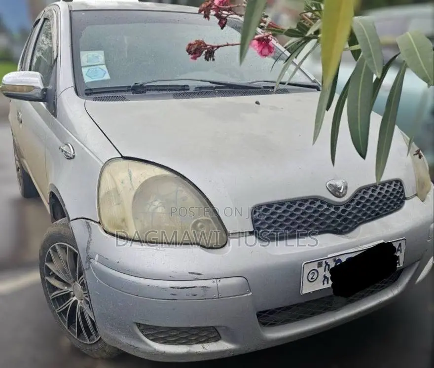 Toyota Vitz 1.0 FWD 5dr 2004 Silver