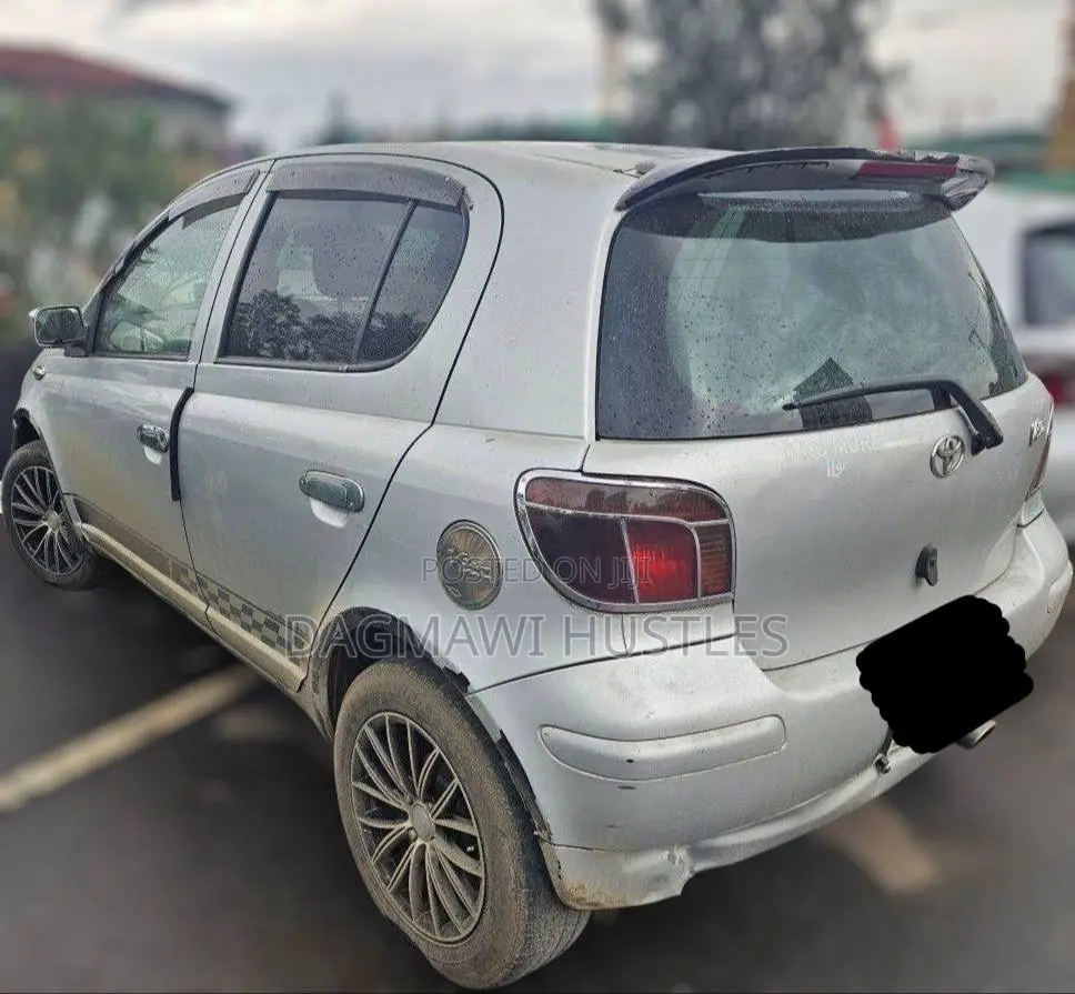 Toyota Vitz 1.0 FWD 5dr 2004 Silver