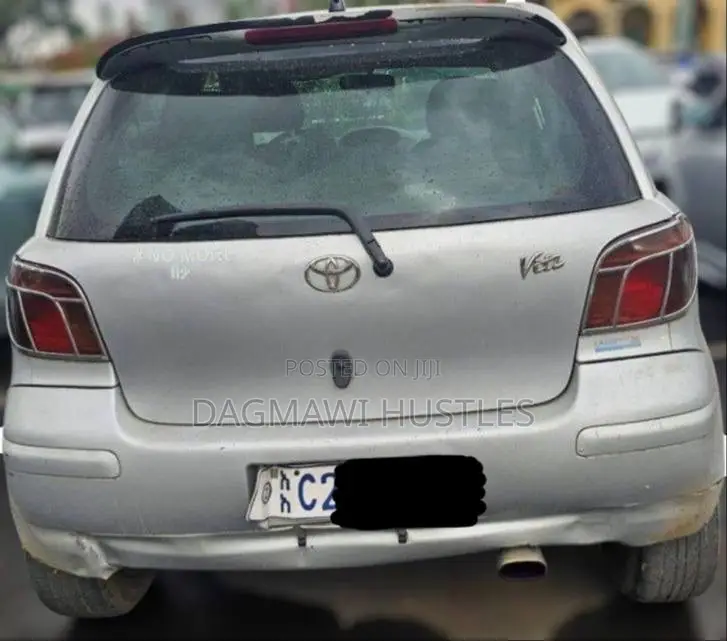 Toyota Vitz 1.0 FWD 5dr 2004 Silver