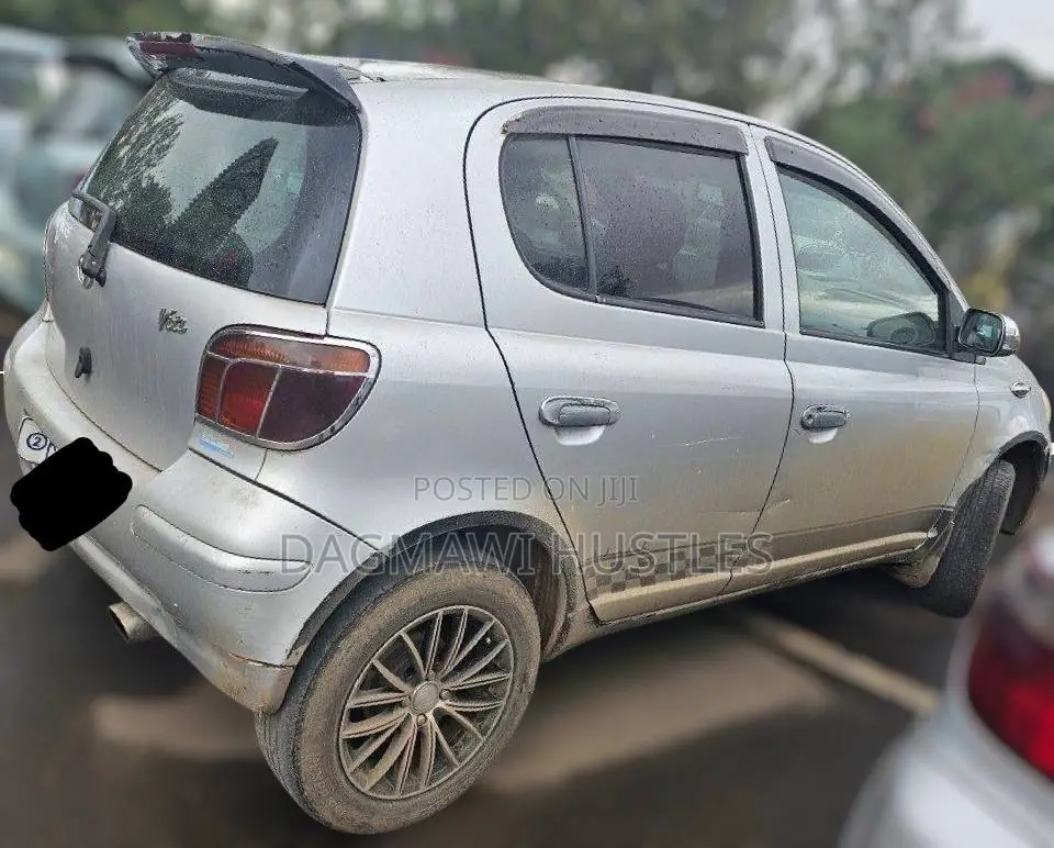 Toyota Vitz 1.0 FWD 5dr 2004 Silver