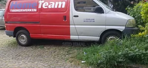 Photo - Toyota HiAce 2011 Red