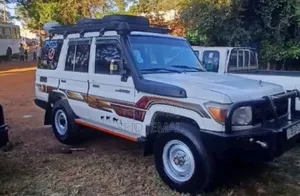 Toyota Land Cruiser 2009 White