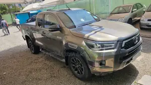 Toyota Hilux 2021 Green