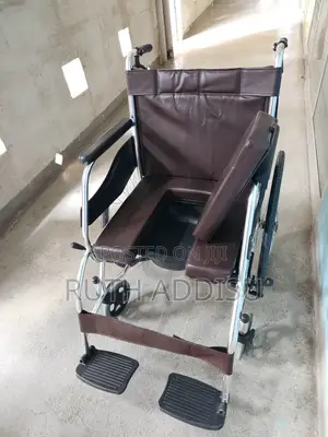 Photo - Toilet Wheelchair當地wheelchair和解wheelchair已經wheelchair