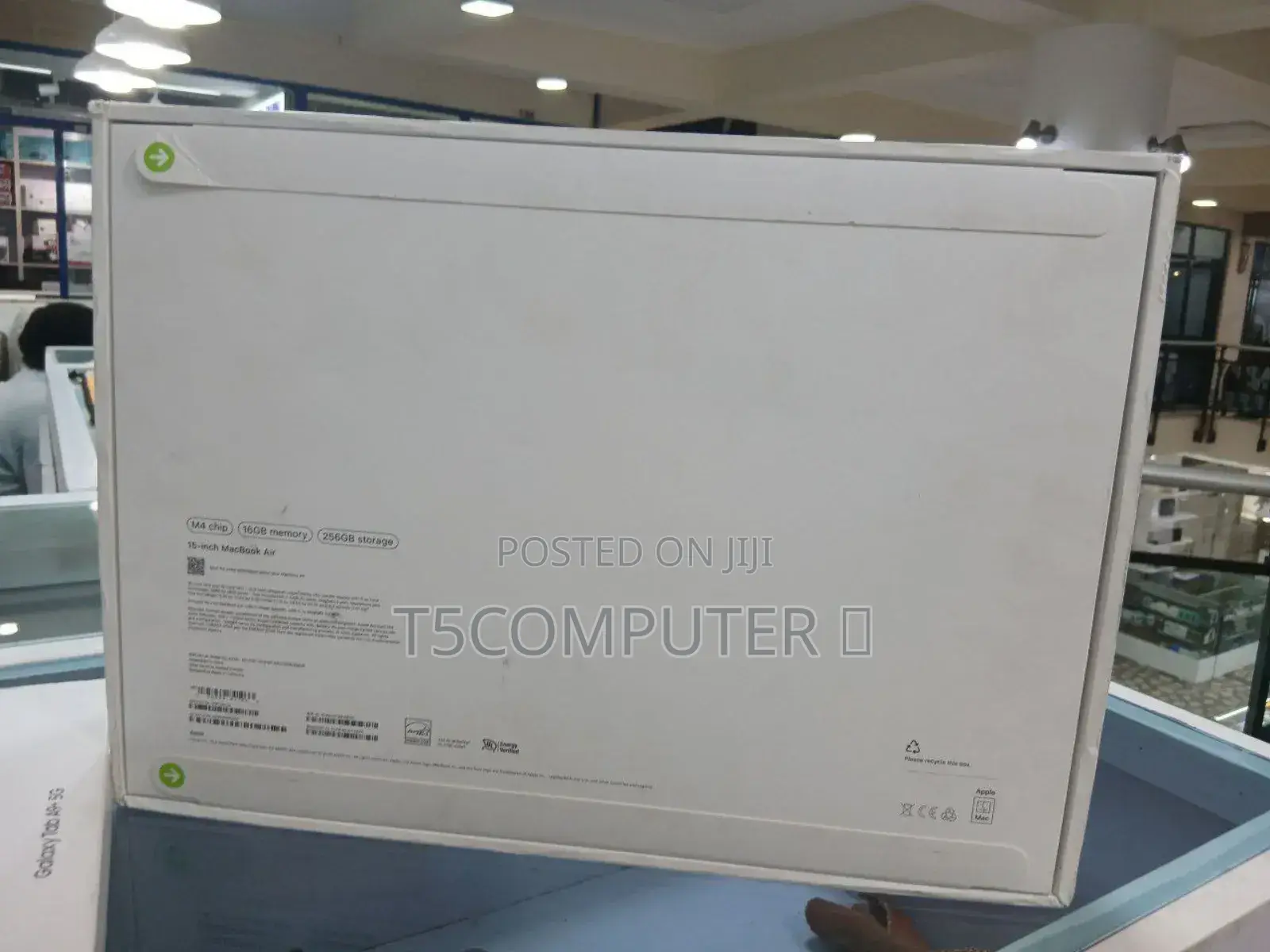 New Laptop Apple MacBook Air 2025 M4 13-Inch 16GB Apple M4 SSD 256GB