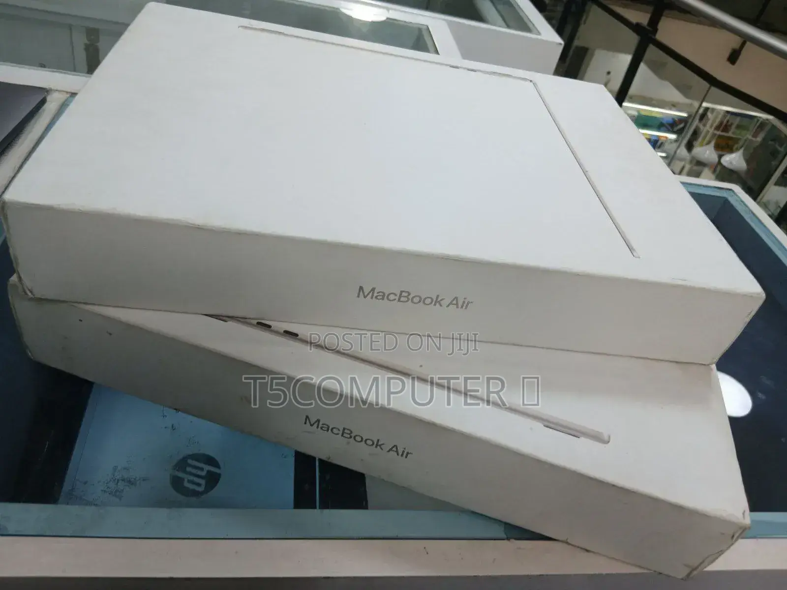 New Laptop Apple MacBook Air 2025 M4 13-Inch 16GB Apple M4 SSD 256GB