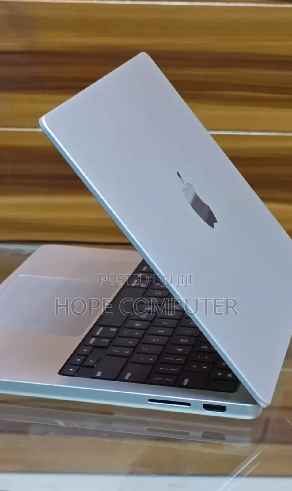 New Laptop Apple MacBook Pro 2023 M3 14-Inch 8GB Apple M3 SSD 512GB