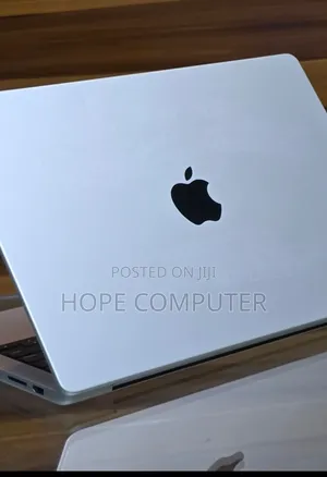 New Laptop Apple MacBook Pro 2023 M3 14-Inch 8GB Apple M3 SSD 512GB