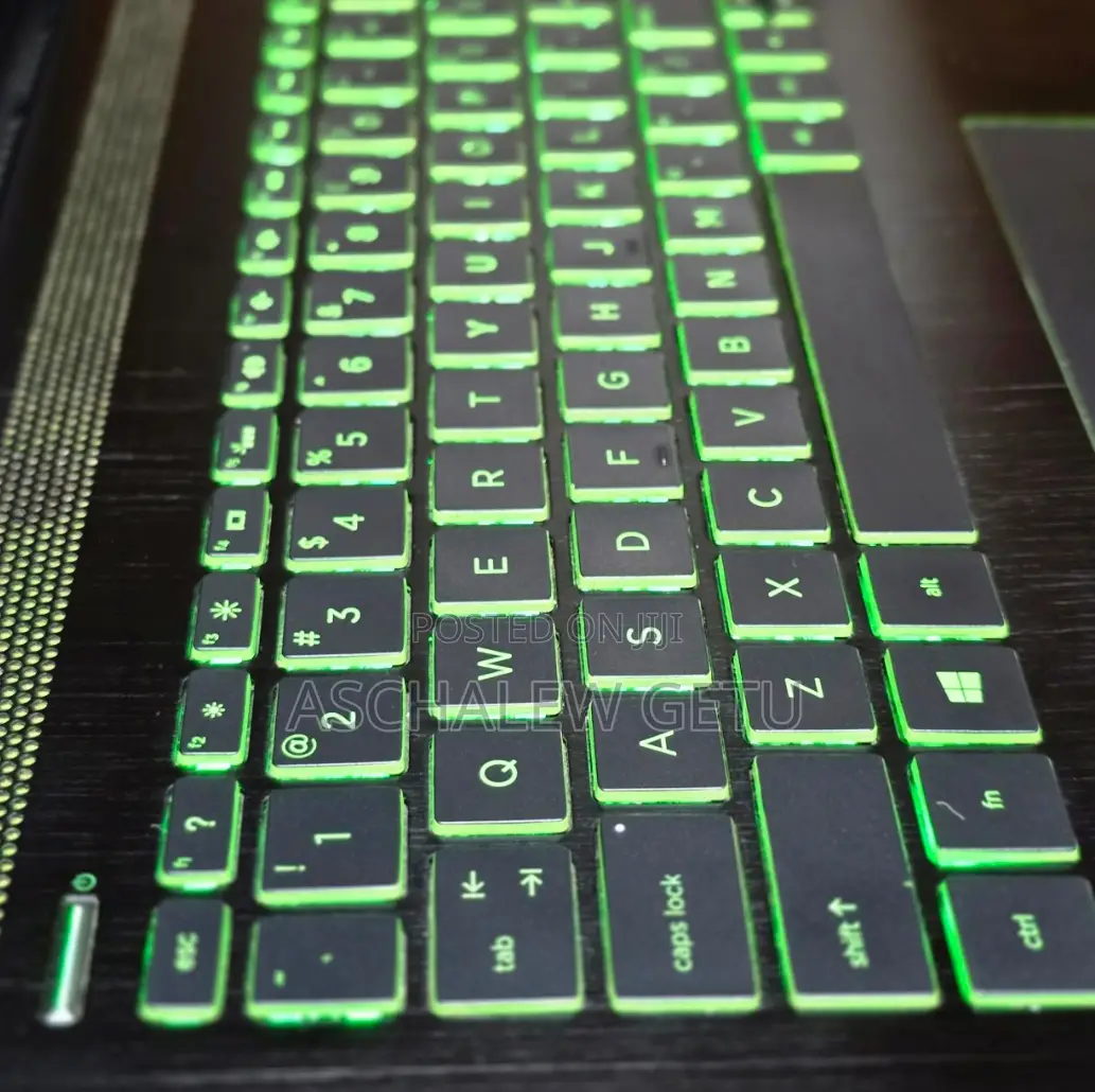 New Laptop HP Pavilion 15 8GB Intel Core I5 SSD 1T