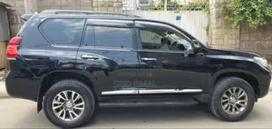 Toyota Land Cruiser Prado 2017 Black