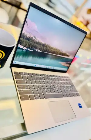 New Laptop Dell Inspiron 13 5368 16GB Intel Core I5 SSD 512GB