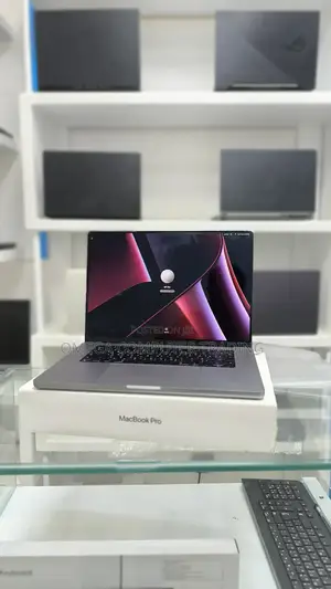 New Laptop Apple MacBook Pro M1 16GB Apple M1 Pro SSD 512GB
