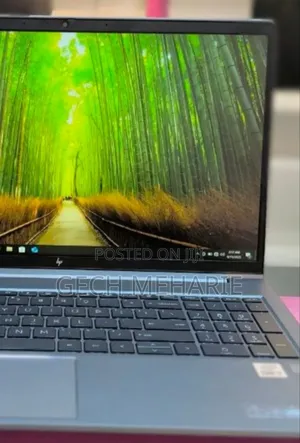 New Laptop HP ZBook Firefly G8 16GB Intel Core I7 SSD 512GB