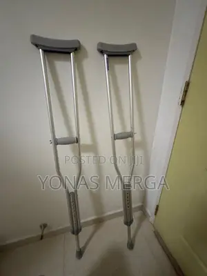 Photo - Kranch/Lightweight Mobility Aid// Bodymed Aluminum Crutches