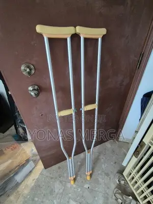 Photo - Crutches for Injured Body Partخ罼cranch0ىbody-Weight Support