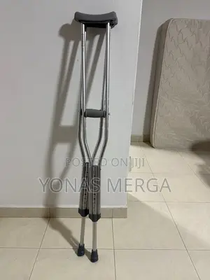 Photo - 2pices Crutches挑ؤcrutches\\Move Both of the Crutches